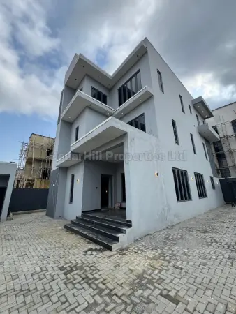 Newly-Built 4 Bedroom Detached Duplex