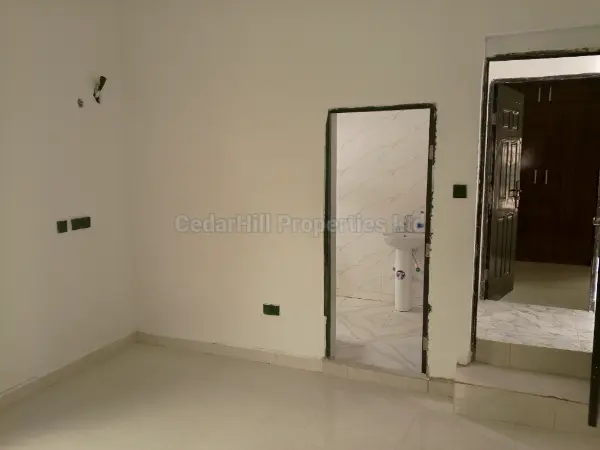 Newly-Built 3 Bedroom Bungalow And 2 Room Bq thumbnail 5