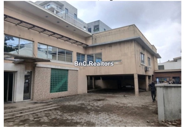 8 Bedroom Detached House