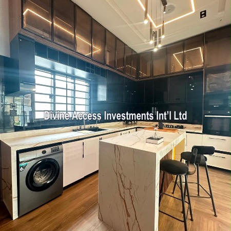Luxury 5 Bedroom Fully Detached With Bq And Swimming Pool