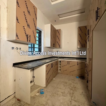 Luxurious 3 Bedroom Terraced Duplex