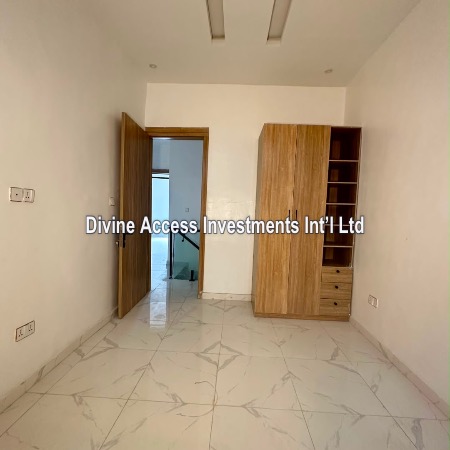 Luxurious 4 Bedroom Semi Detached With Bq thumbnail 8