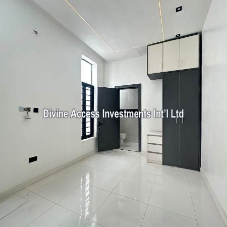 Luxury 5 Bedroom Fully Detached With Bq thumbnail 5