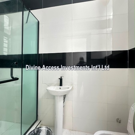 Luxury 5 Bedroom Fully Detached With Bq thumbnail 9