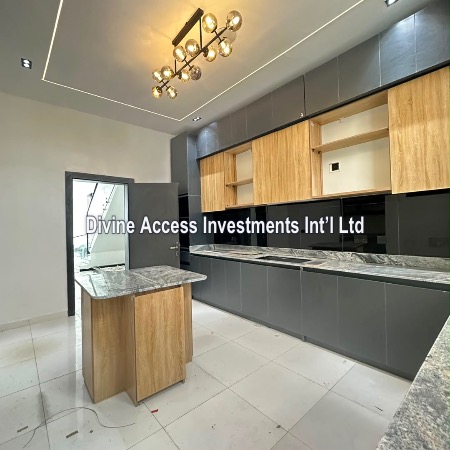 Luxury 5 Bedroom Fully Detached With Bq thumbnail 6
