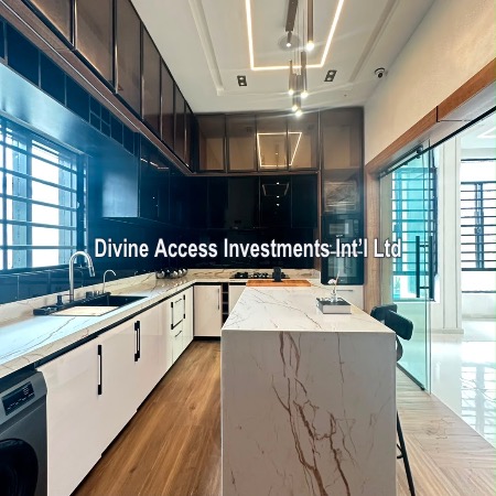 Luxury 5 Bedroom Fully Detached With Bq And Swimming Pool