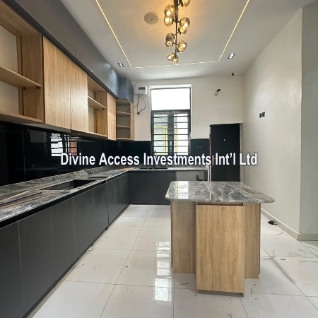 Luxury 5 Bedroom Fully Detached With Bq