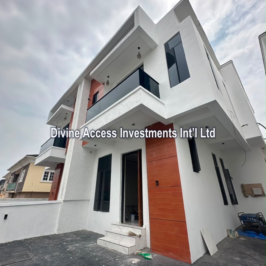 Luxurious 4 Bedroom Semi Detached With Bq image 1