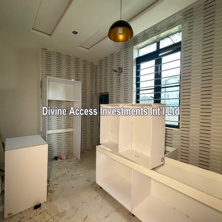 Luxury 4 Bedroom Fully Detached Duplex With Bq thumbnail 5