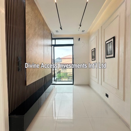 Luxury 5 Bedroom Fully Detached With Bq And Swimming Pool thumbnail 9