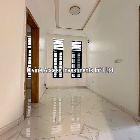 Luxurious 4 Bedroom Semi Detached With Bq thumbnail 7