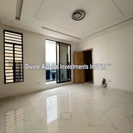 Luxurious 4 Bedroom Semi Detached With Bq thumbnail 10