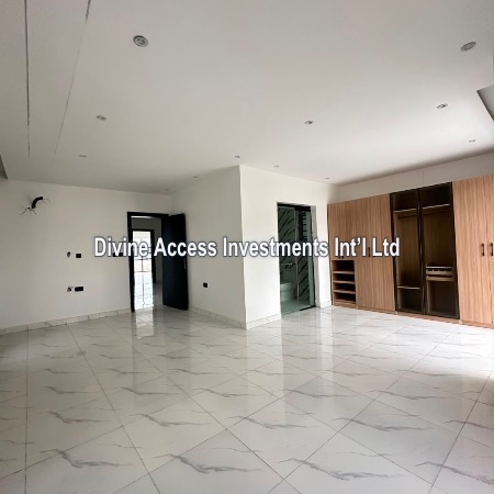 Luxury 5 Bedroom Semi Detached With Bq