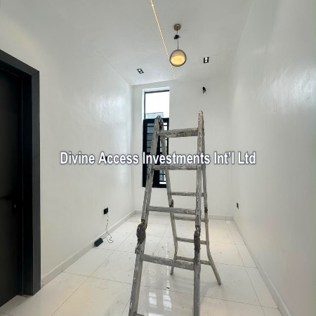 Luxury 5 Bedroom Fully Detached With Bq