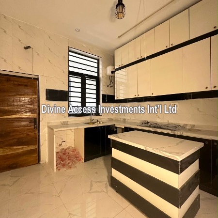 Luxurious 4 Bedroom Semi Detached With Bq thumbnail 6
