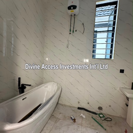 Luxury 4 Bedroom Fully Detached Duplex With Bq thumbnail 11