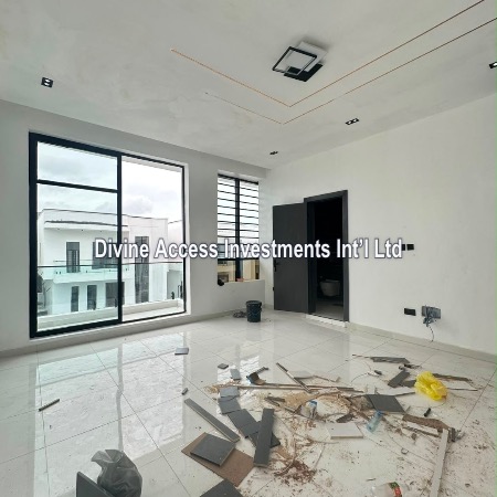 Luxury 5 Bedroom Fully Detached With Bq thumbnail 11