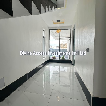 Luxury 5 Bedroom Fully Detached Duplex With Bq And Swimming Pool